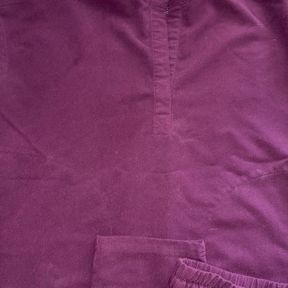 Figs Scrubs bundle *comes with top and bottom* - Picture 3 of 4